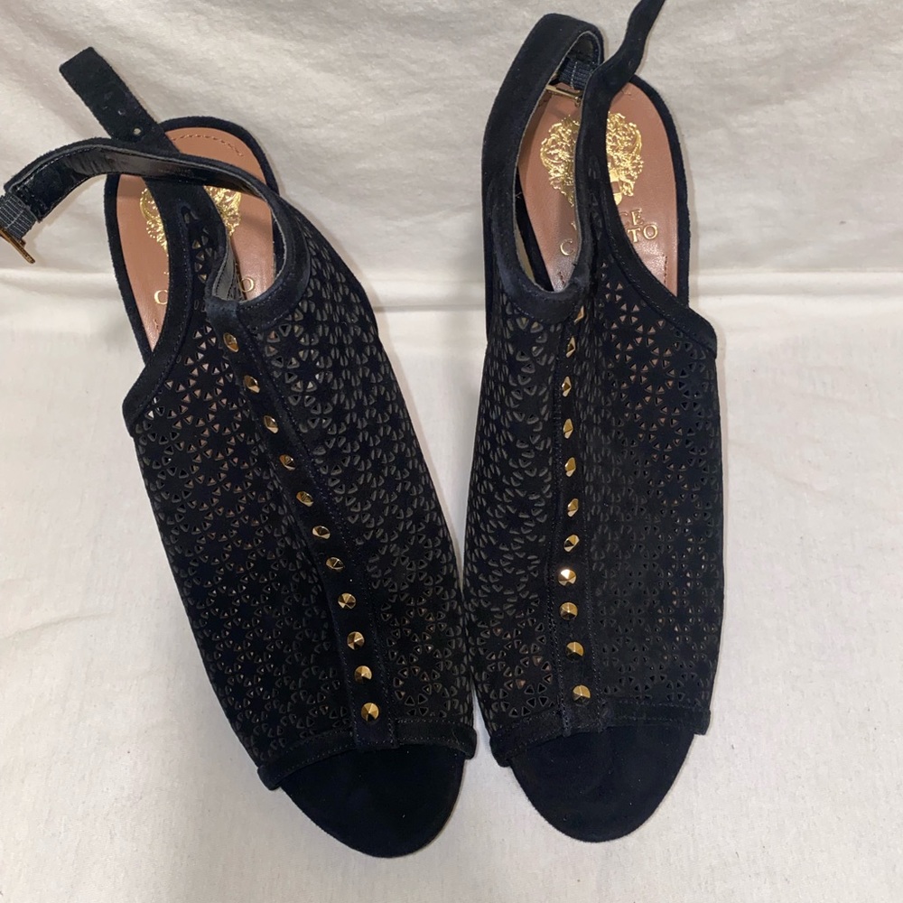 Vince Camuto caliope suede open toe heels. Size 10, black slingback
